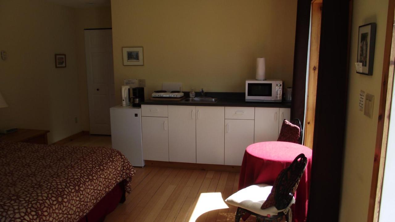 Secret Cove Cottage Suites Halfmoon Bay Kültér fotó